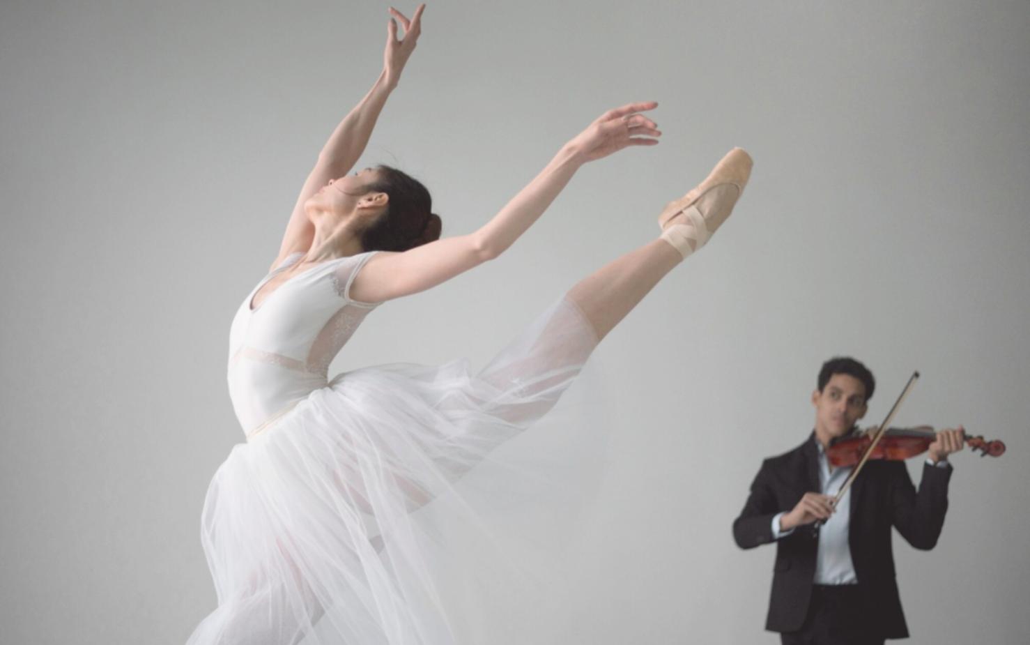 Instructor guiding an acting student through character development online